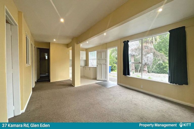Photo of property in 37 Kamara Road, Glen Eden, Auckland, 0602