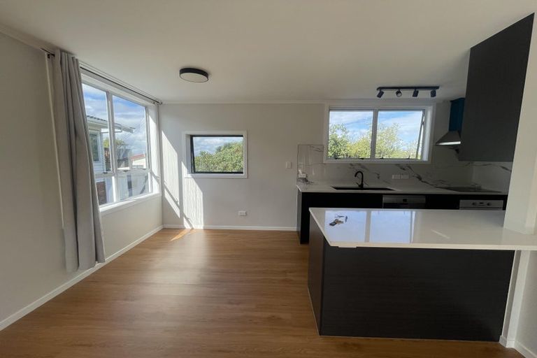 Photo of property in 22 Edgeworth Road, Glenfield, Auckland, 0629
