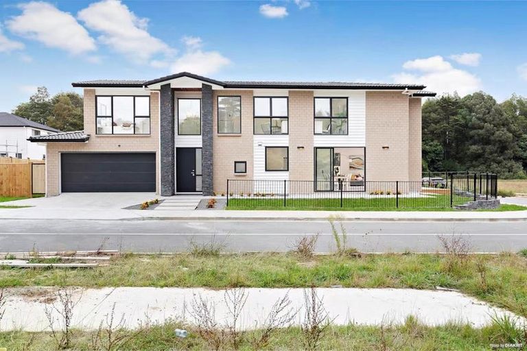 Photo of property in 9 Skanda Crescent, Flat Bush, Auckland, 2019