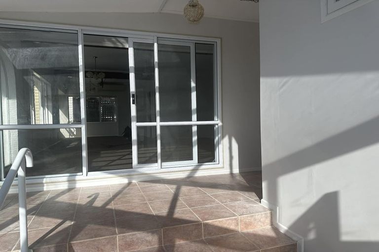Photo of property in 5 Hollies Crescent, Johnsonville, Wellington, 6037