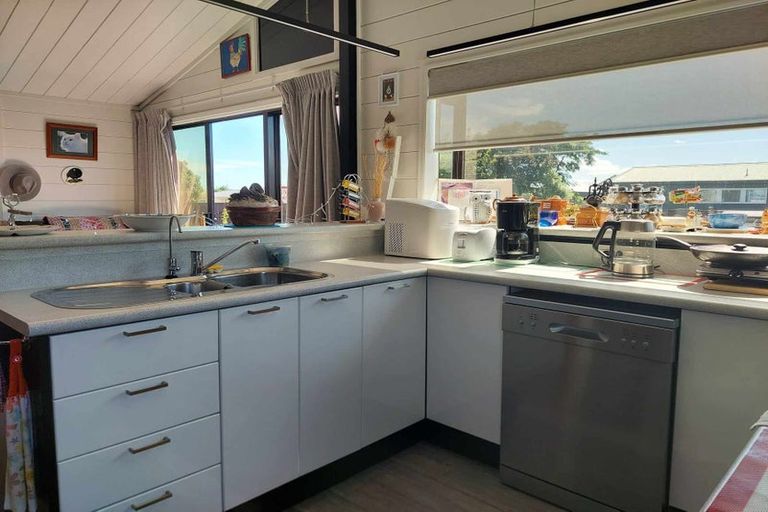 Photo of property in 1 Perth Street, Levin, 5510