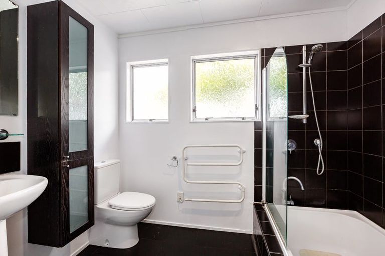 Photo of property in 108 Omapere Street, Whitby, Porirua, 5024