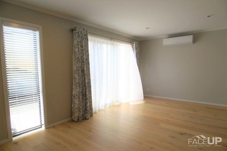 Photo of property in 213 Hobsonville Point Road, Hobsonville, Auckland, 0616