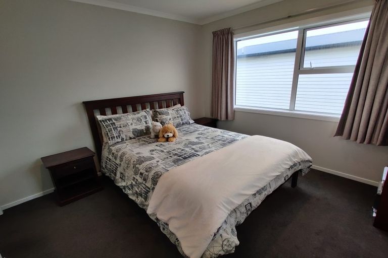 Photo of property in 20u2 Glanmire Road, Newlands, Wellington, 6037