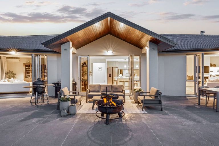 Photo of property in 1 Norfolk Drive, Cambridge, 3434