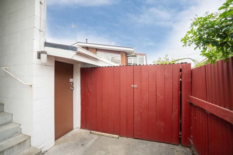 Photo of property in 24 Chelwood Street, Takaro, Palmerston North, 4412