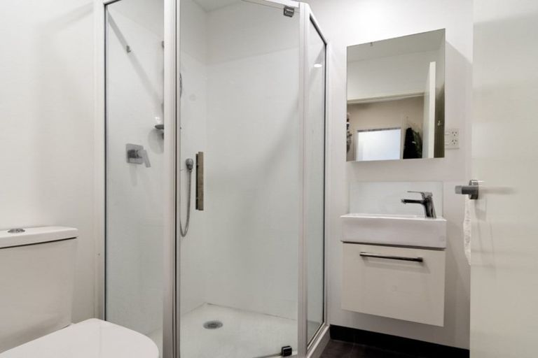 Photo of property in 1/160c Hobsonville Point Road, Hobsonville, Auckland, 0616