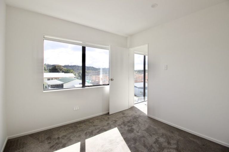 Photo of property in 111b Lancaster Road, Beach Haven, Auckland, 0626