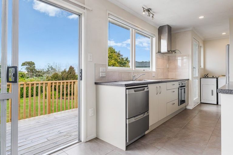 Photo of property in 24 Weza Lane, Kumeu, 0810