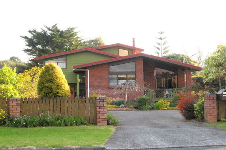 Photo of property in 129 Patuwai Drive, Whangamata, 3620