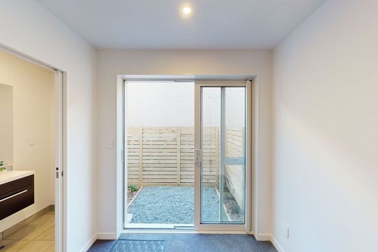 Photo of property in 12/30u Pirie Street, Mount Victoria, Wellington, 6011