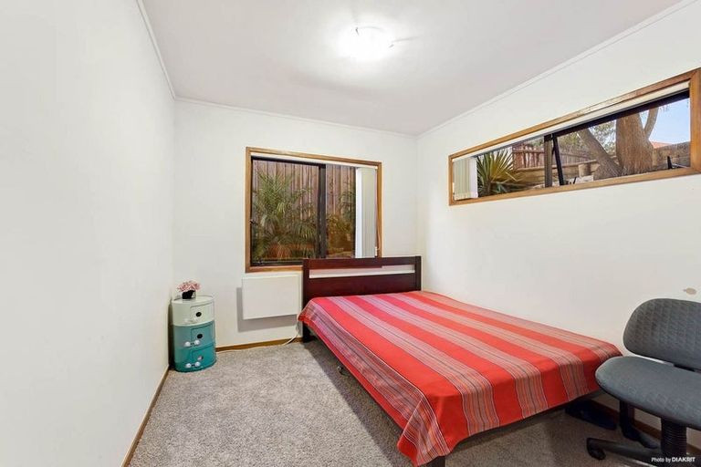 Photo of property in 2/164 Rangatira Road, Beach Haven, Auckland, 0626