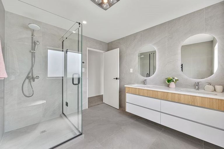 Photo of property in 70 Kaipara Portage Road, Riverhead, 0820