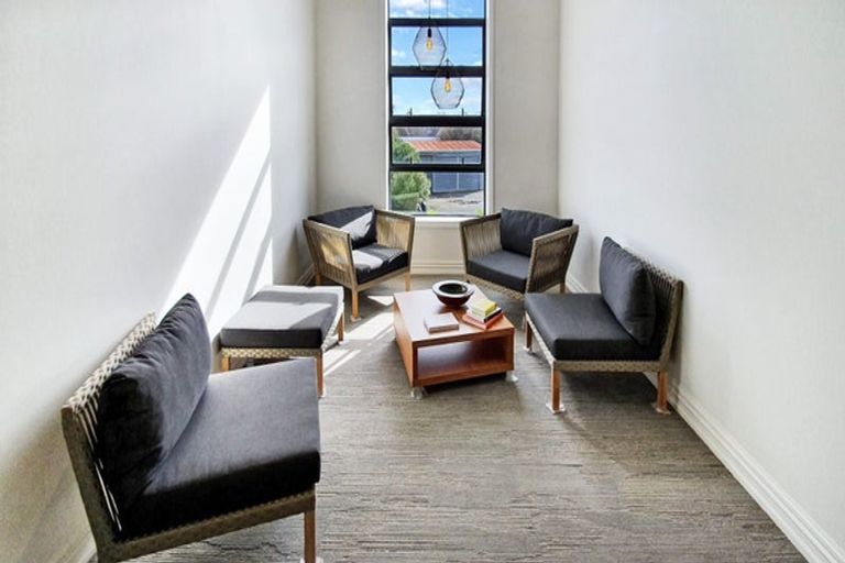 Photo of property in 2/8b Rugby Road, Birkenhead, Auckland, 0626