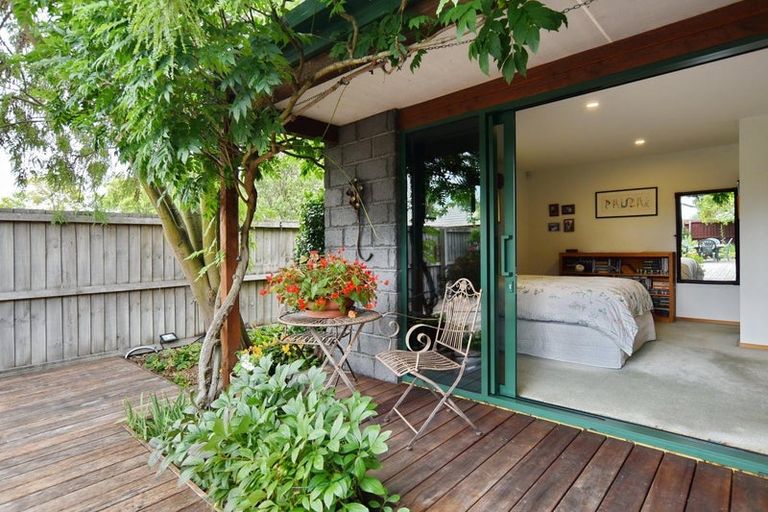 Photo of property in 5 Winters Road, Redwood, Christchurch, 8051