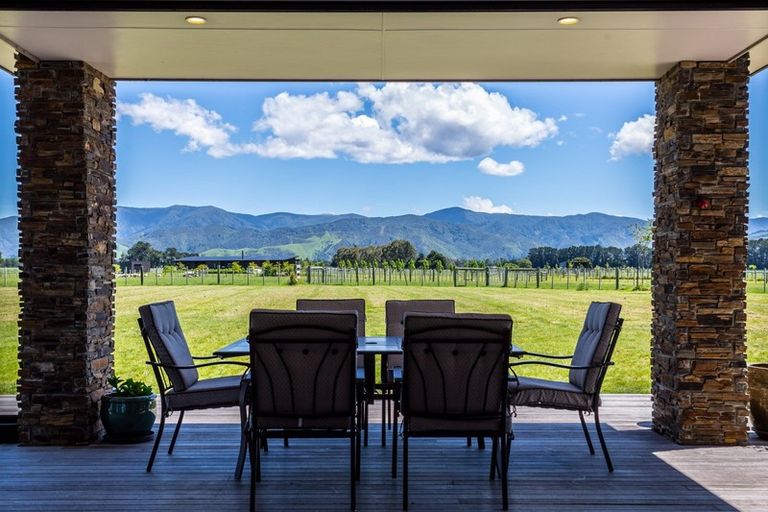 Photo of property in 33 Spencer Lane, Greytown, 5712