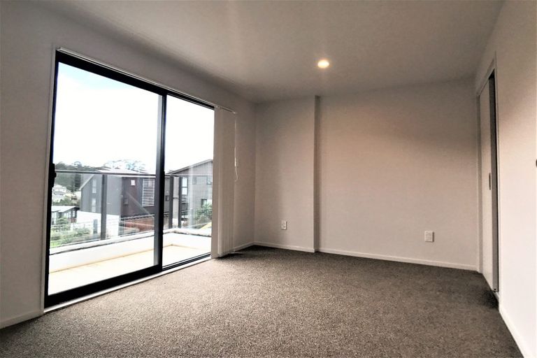 Photo of property in 2/10 Silver Moon Road, Albany Heights, Auckland, 0632