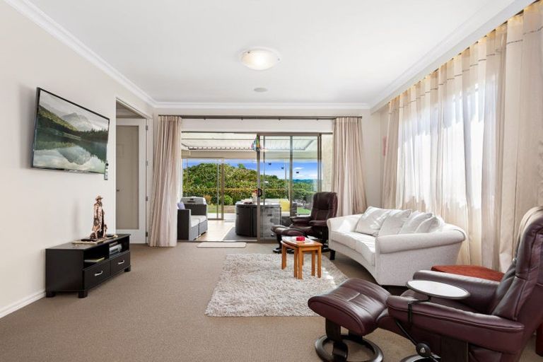 Photo of property in 28 Rexford Heights, Pyes Pa, Tauranga, 3112