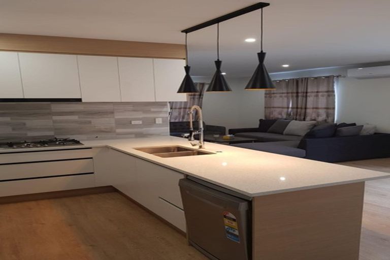 Photo of property in 4 Kapia Road, Westgate, Auckland, 0614