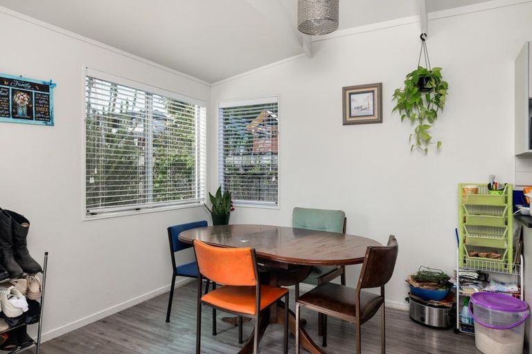 Photo of property in 17 Tui Grove, Paihia, 0200