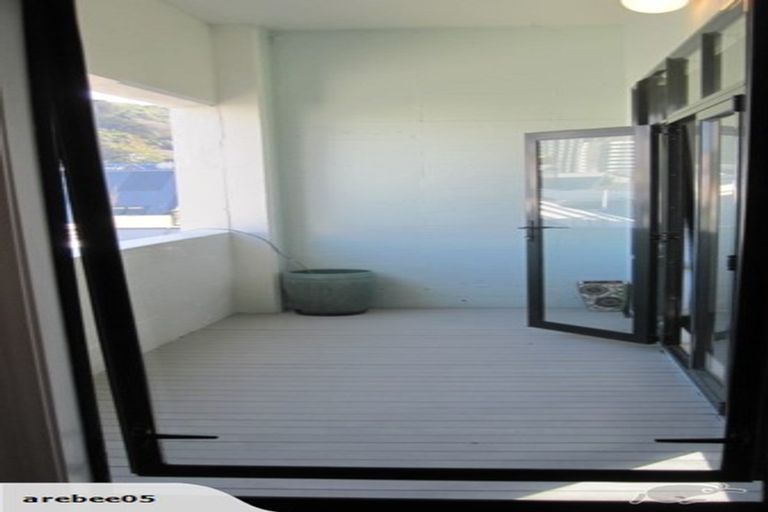 Photo of property in Endeavour Apartments, 13/125u Thorndon Quay, Pipitea, Wellington, 6011