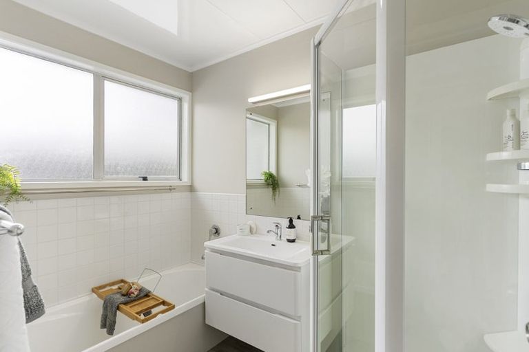 Photo of property in 8 Babington Place, Torbay, Auckland, 0630