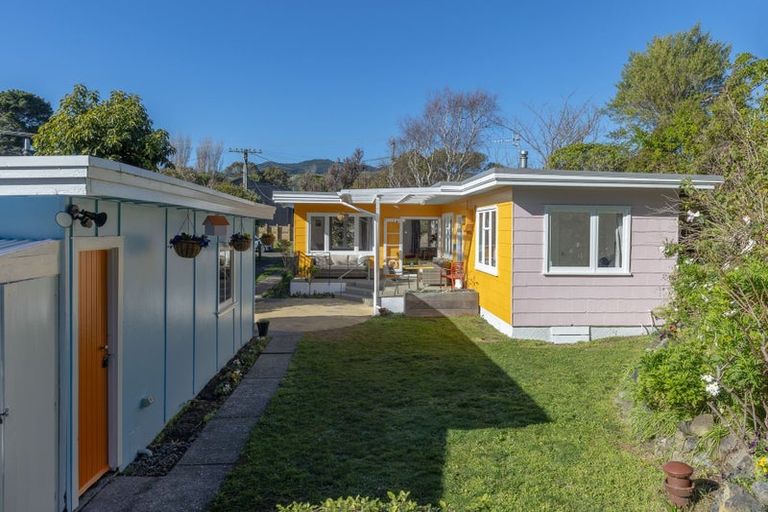 Photo of property in 22 Dale Road, Raumati South, Paraparaumu, 5032