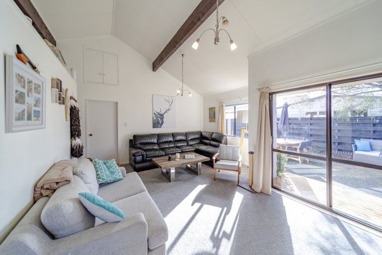 Photo of property in 42 Whiting Crescent, Greenmeadows, Napier, 4112