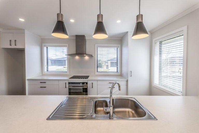 Photo of property in 6 Corsica Court, Fitzherbert, Palmerston North, 4410