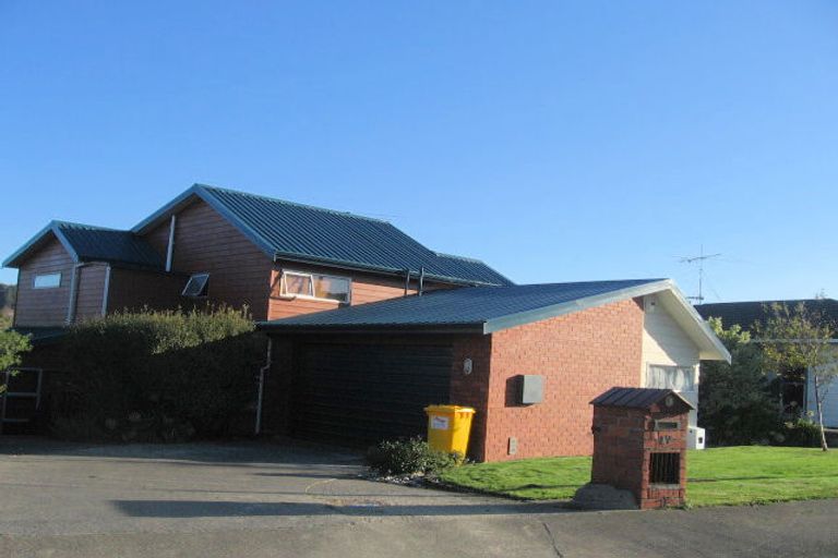 Photo of property in 17 Barque Crescent, Whitby, Porirua, 5024