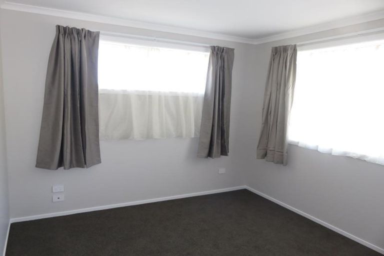 Photo of property in 102 Melksham Drive, Churton Park, Wellington, 6037