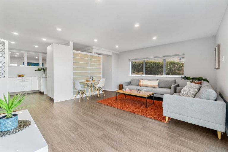 Photo of property in 27 High Road, Glenfield, Auckland, 0629