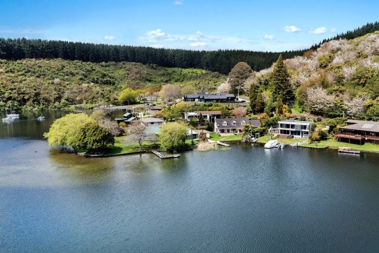 Photo of property in 20 Okawa Bay Road, Tikitere, Rotorua, 3074