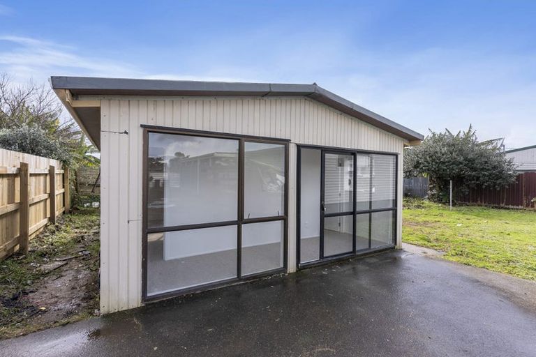 Photo of property in 32 Idlewild Avenue, Mangere, Auckland, 2022