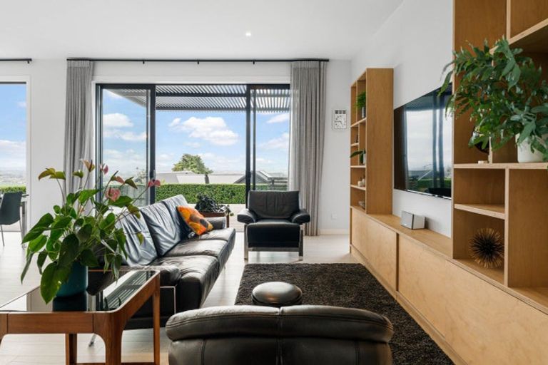 Photo of property in 2 Kohe Way, Pukekohe, 2120