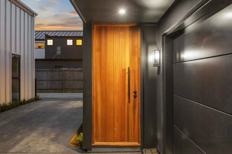 Photo of property in 1/60 Innes Road, St Albans, 8052