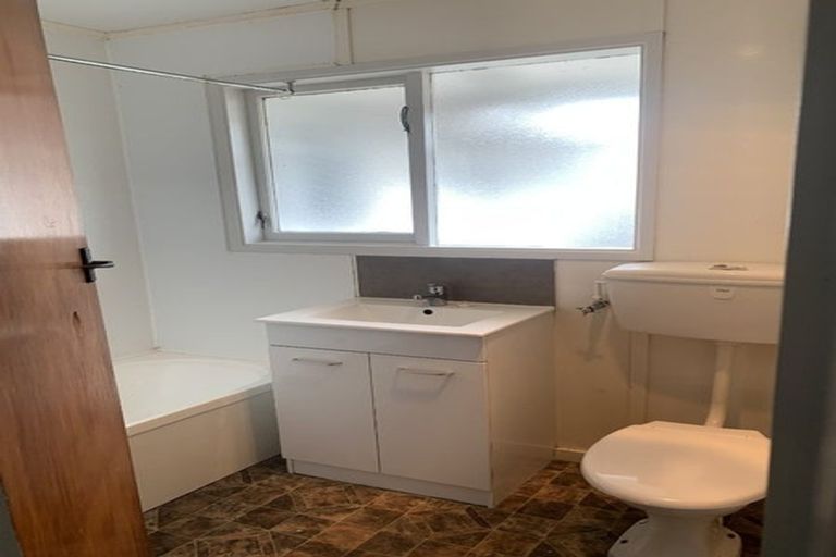 Photo of property in 5 Dennis Road, Papatoetoe, Auckland, 2025