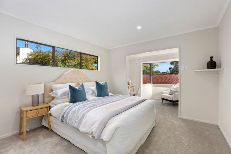 Photo of property in 1/12 Shanaway Rise, Hillcrest, Auckland, 0627