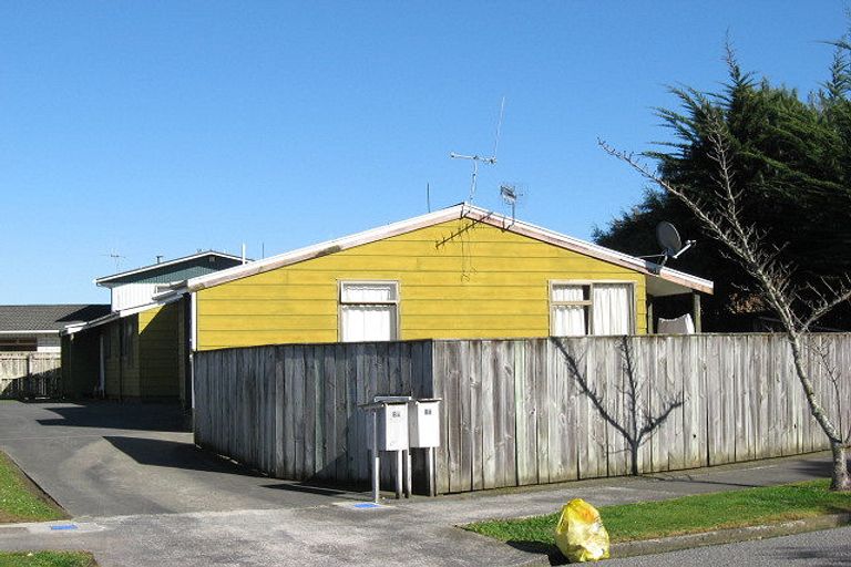 Photo of property in 8b Mcdonald Place, Marton, 4710