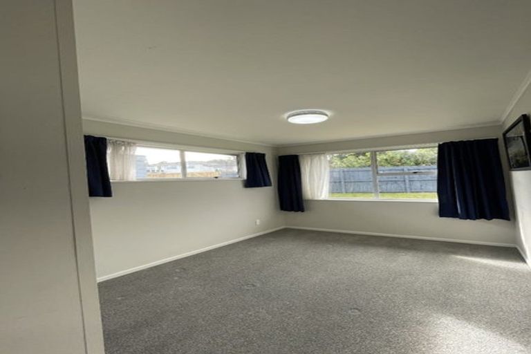 Photo of property in 1/73 Hellyers Street, Birkdale, Auckland, 0626