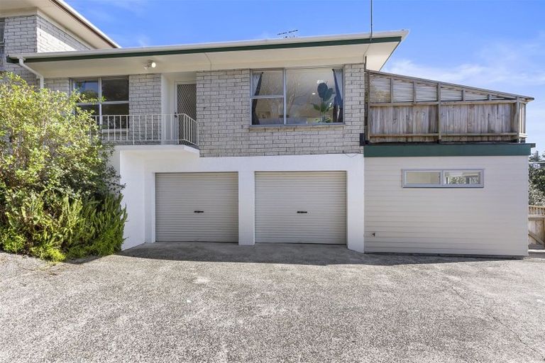 Photo of property in 2/8 Havana Place, Glenfield, Auckland, 0629