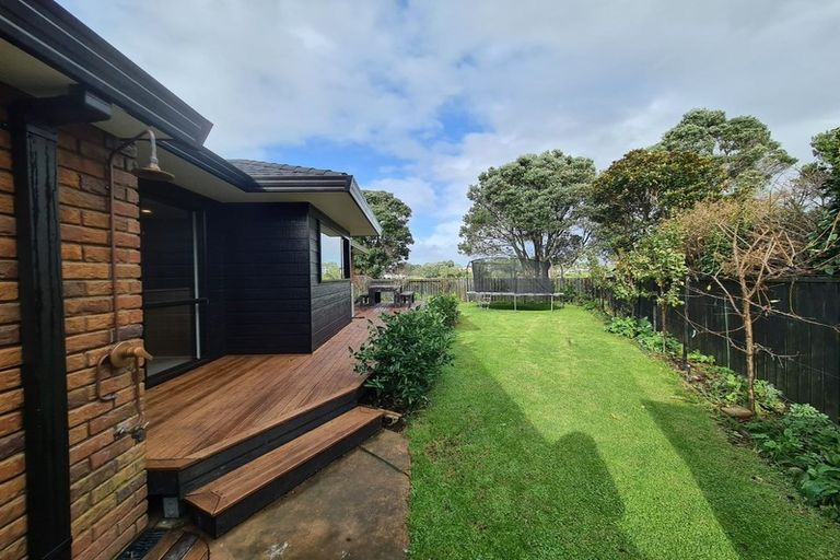 Photo of property in 16 Chatswood Grove, Fitzroy, New Plymouth, 4312