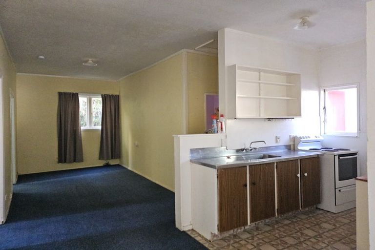 Photo of property in 51 The Parade, Island Bay, Wellington, 6023