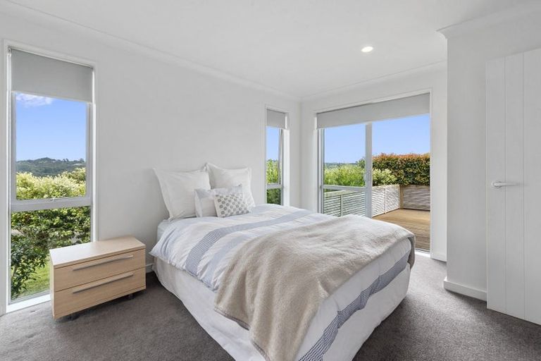 Photo of property in 156 Kittiwake Drive, Schnapper Rock, Auckland, 0632