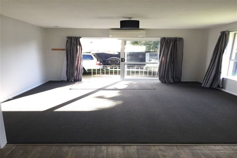 Photo of property in 2/6 Pateke Place, Bromley, Christchurch, 8062
