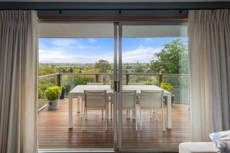 Photo of property in 15 Karitane Drive, Cashmere, Christchurch, 8022
