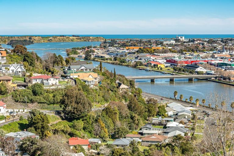 Photo of property in 22 Shakespeare Road, Bastia Hill, Whanganui, 4500