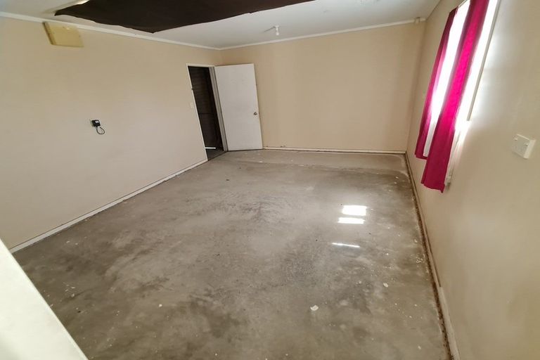 Photo of property in 32 Luff Place, Westport, 7825