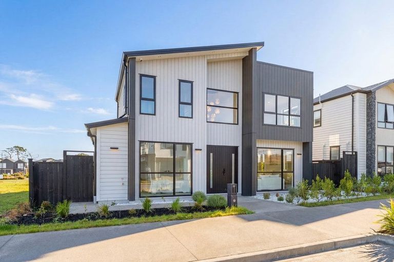 Photo of property in 39 Park Green Avenue, Rosehill, Papakura, 2113
