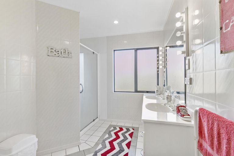 Photo of property in 79b Hyland Place, Waiuku, 2681